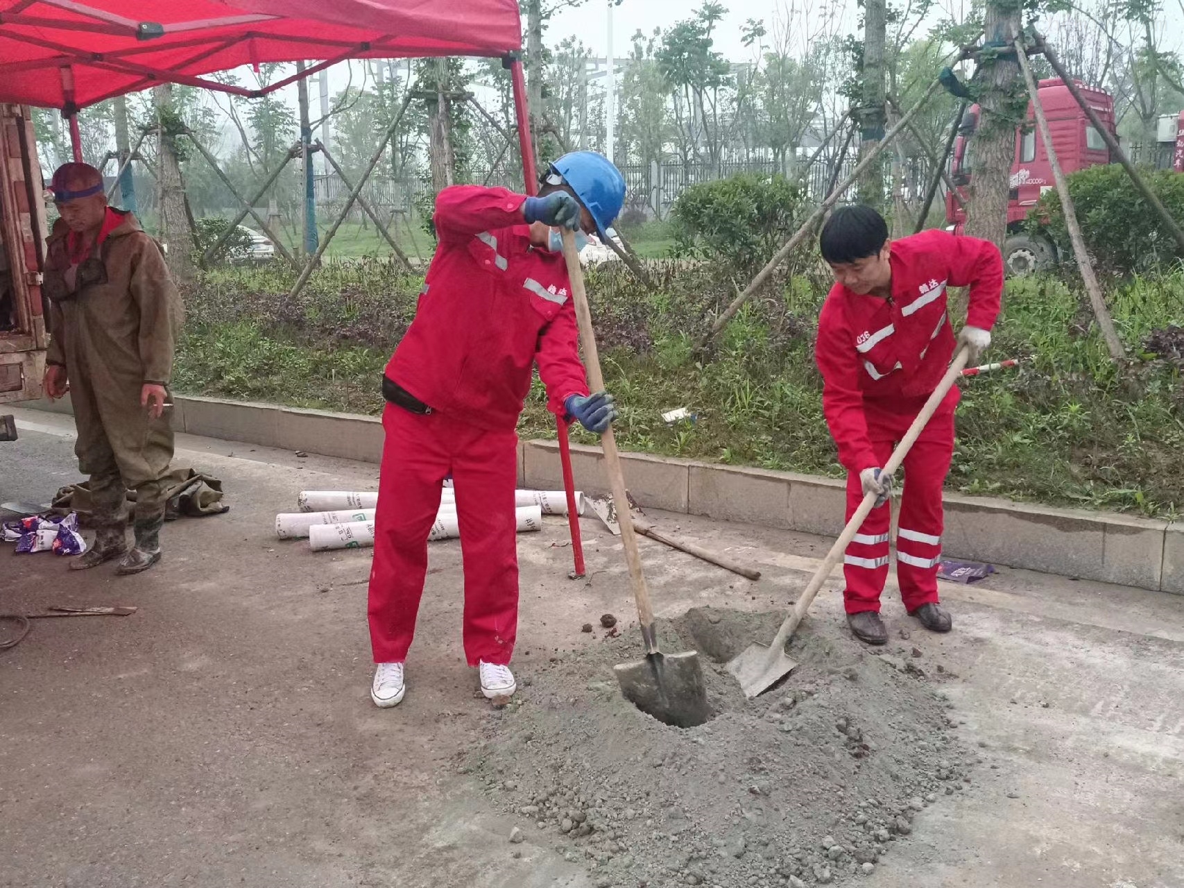 七里河管道疏通哪家好】及时进行市政管道清淤